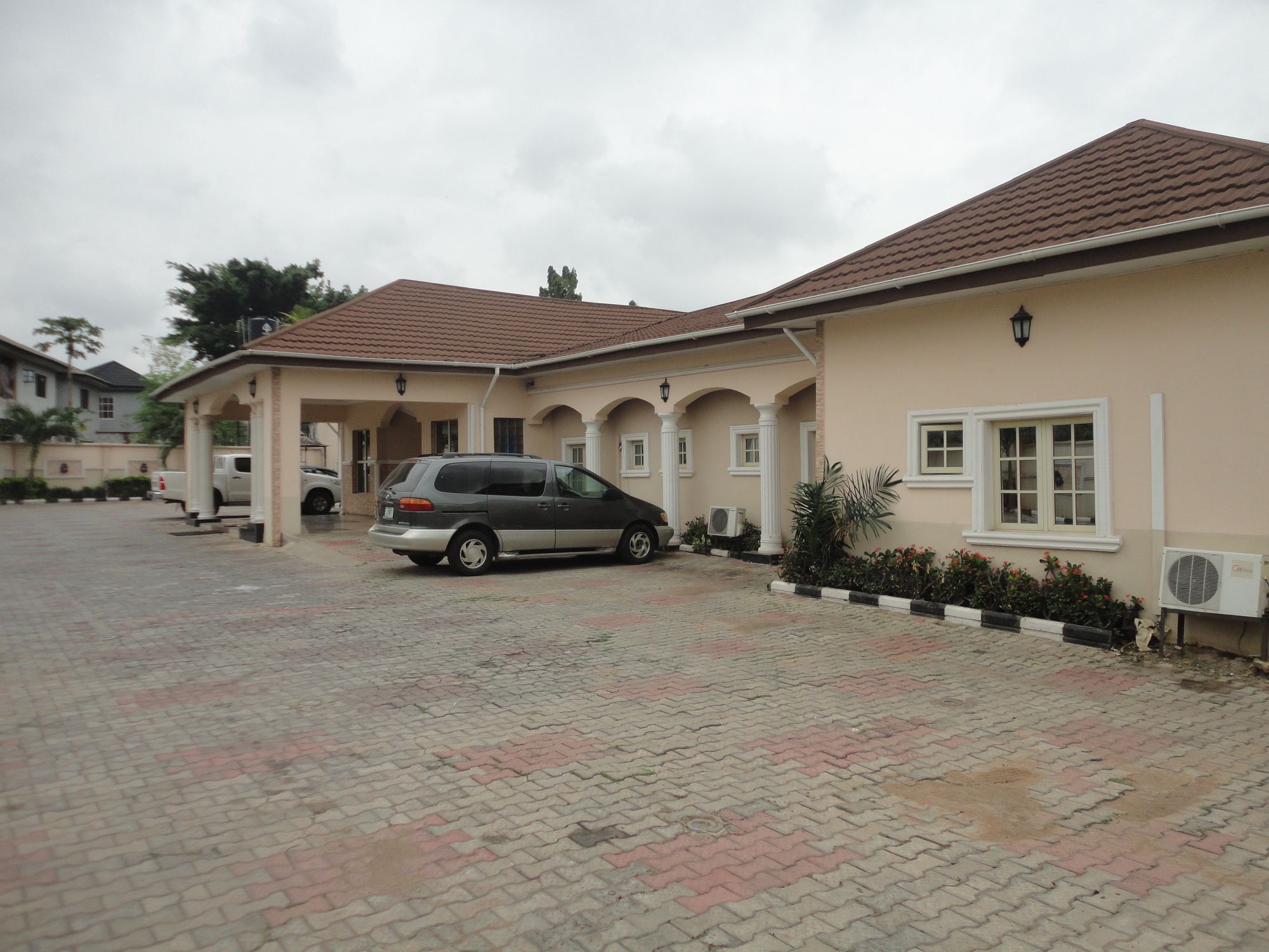 Sdm Tavern And Suites Ibadan Zewnętrze zdjęcie